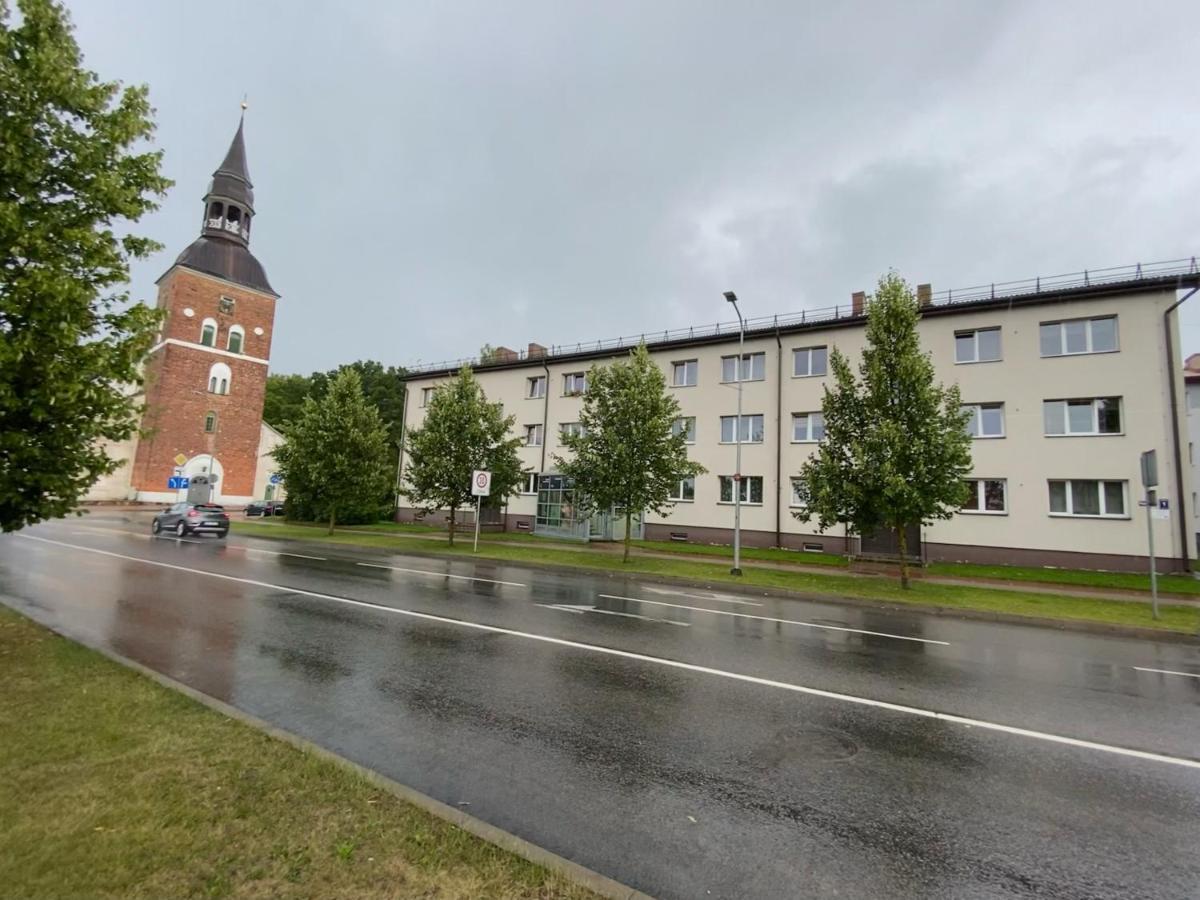 Апартаменты Rigas Ielas Apartamenti 1 Валмиера Экстерьер фото